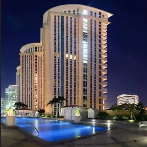 Aparthotel Luxury In Prime Bgc - No Extra Fee For 3rd Guest, Complimentary Parking & Free Wifi, Taguig